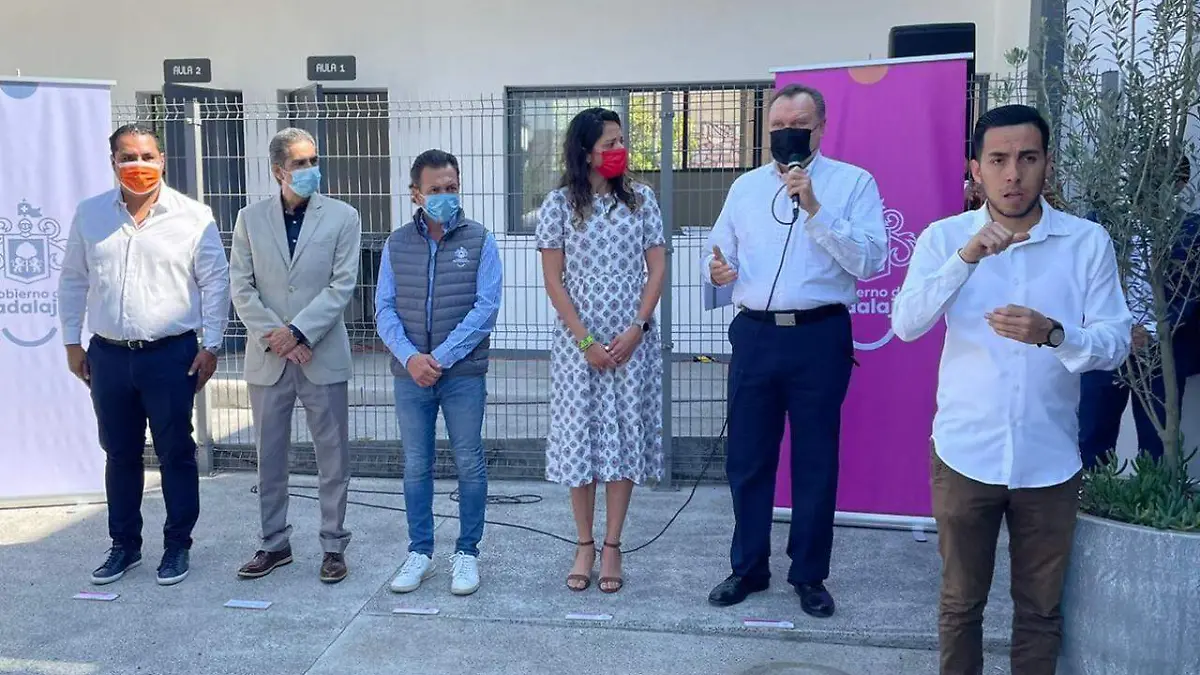 Anuncian equipamiento de escuela de enfermería